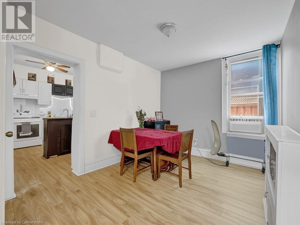 214 MARY STREET Image 8