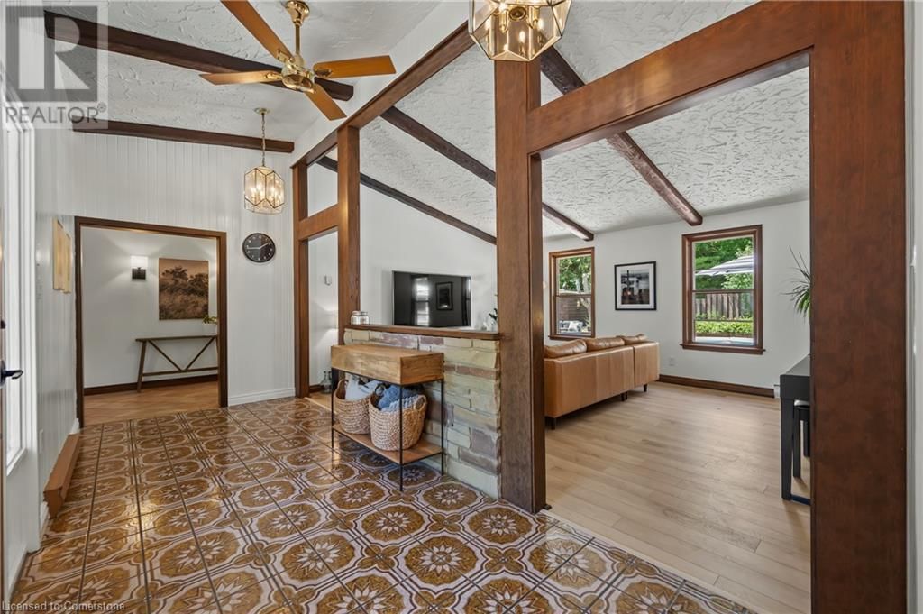 105 GRANDVIEW DRIVE Image 13
