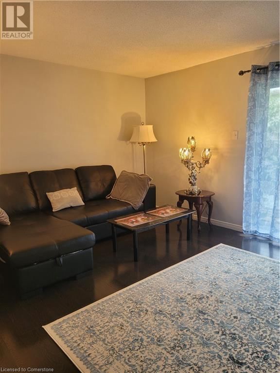 10 - 211 VERONICA DRIVE Image 13
