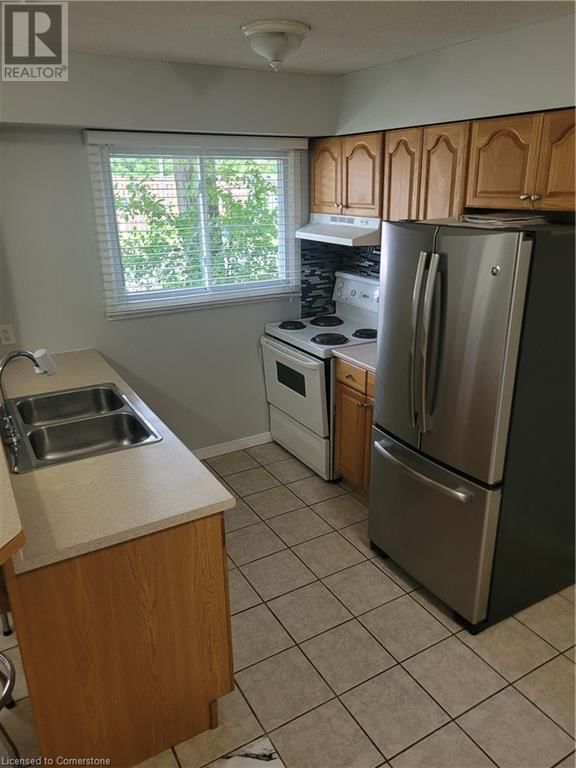 10 - 211 VERONICA DRIVE Image 3