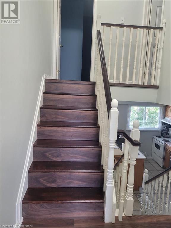 10 - 211 VERONICA DRIVE Image 7