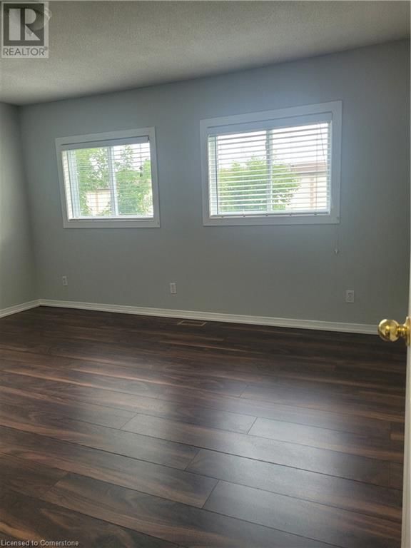 10 - 211 VERONICA DRIVE Image 8