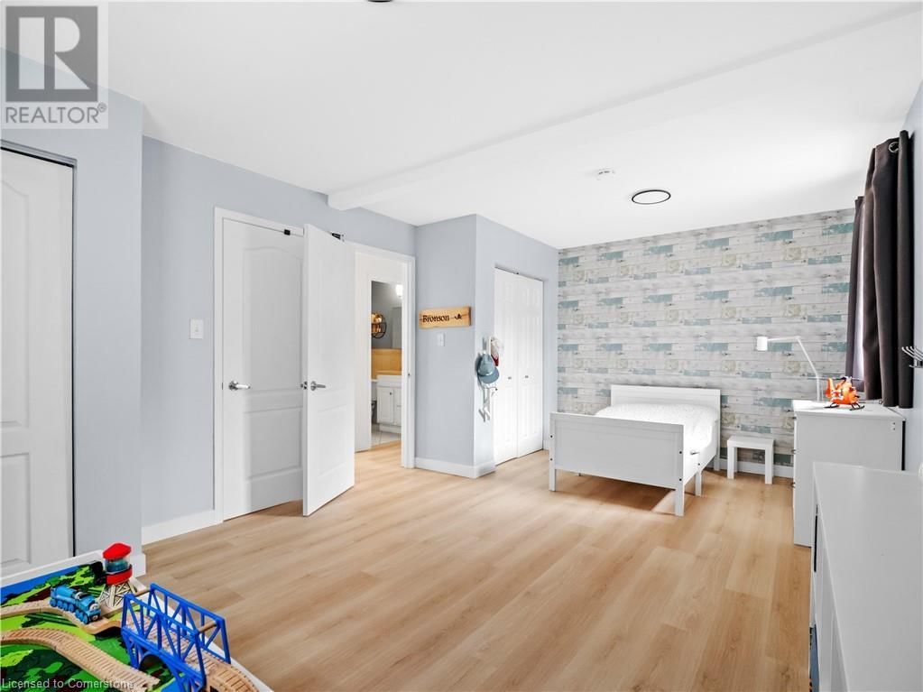 55 SUMMERHILL CRESCENT Image 21