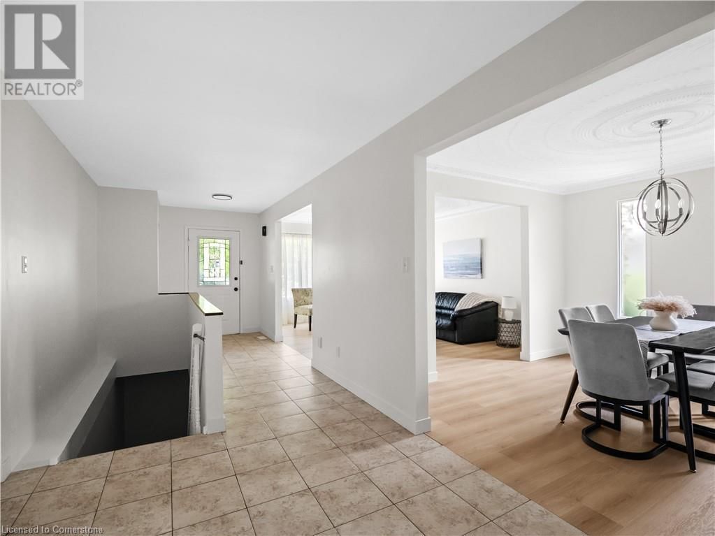 55 SUMMERHILL CRESCENT Image 6