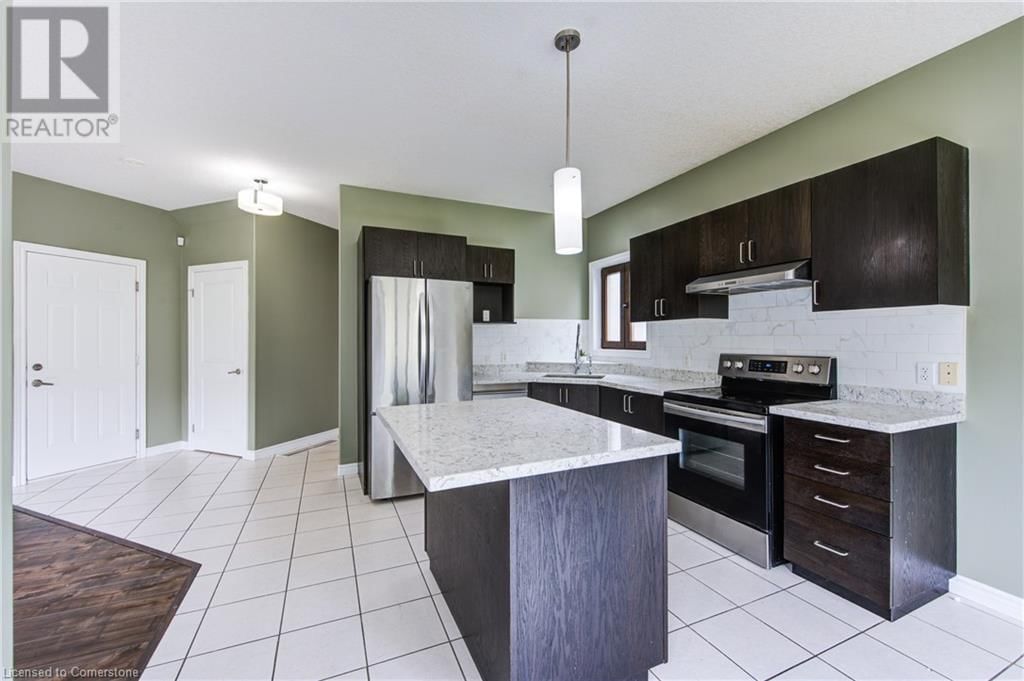 741 SPITFIRE STREET Image 16