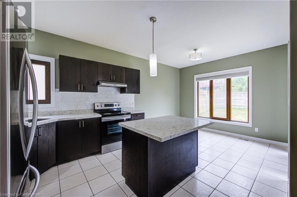 741 SPITFIRE STREET Image 17