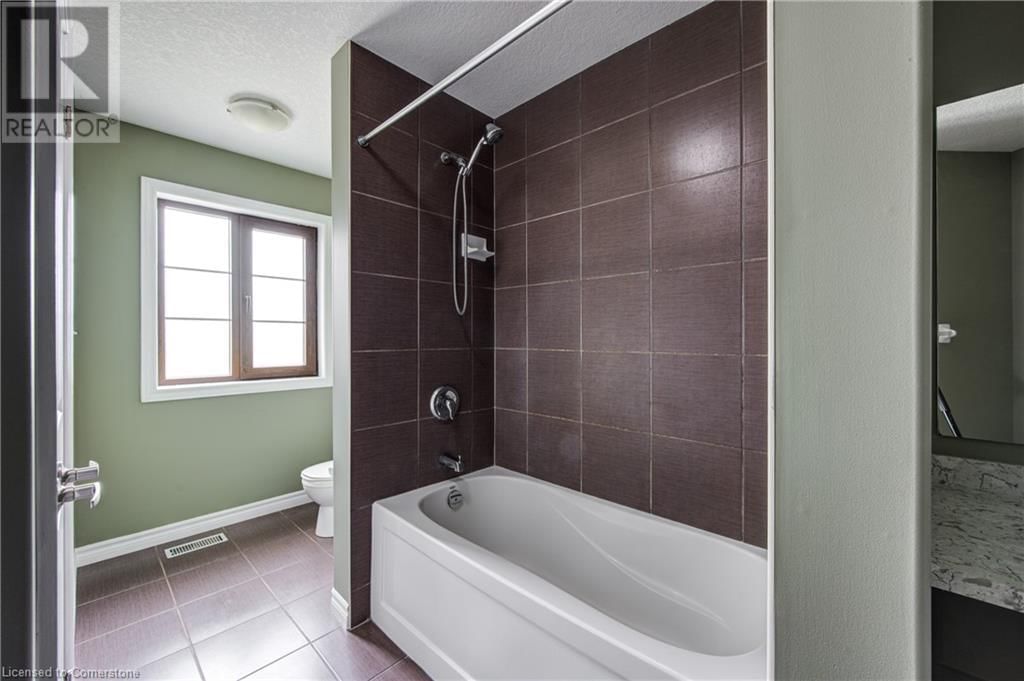 741 SPITFIRE STREET Image 23