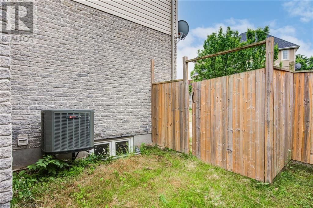 741 SPITFIRE STREET Image 39