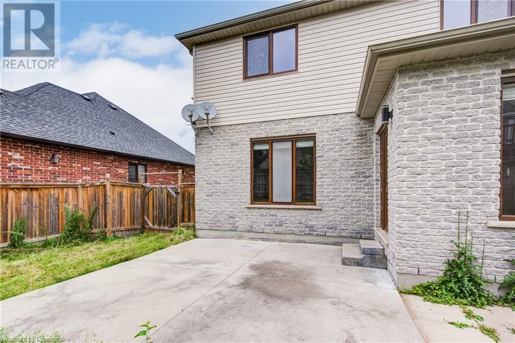 741 SPITFIRE STREET Image 46