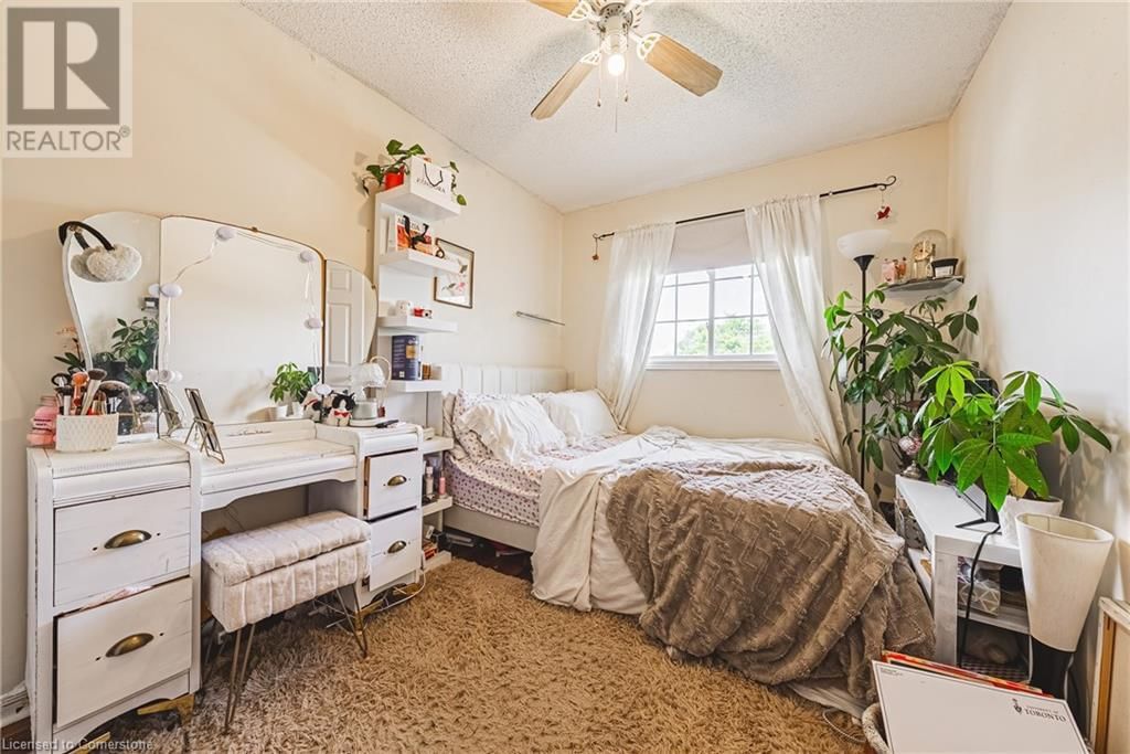 77 DYER COURT Image 20