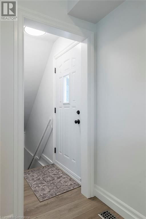 8477 DICKENSON ROAD EAST Image 31