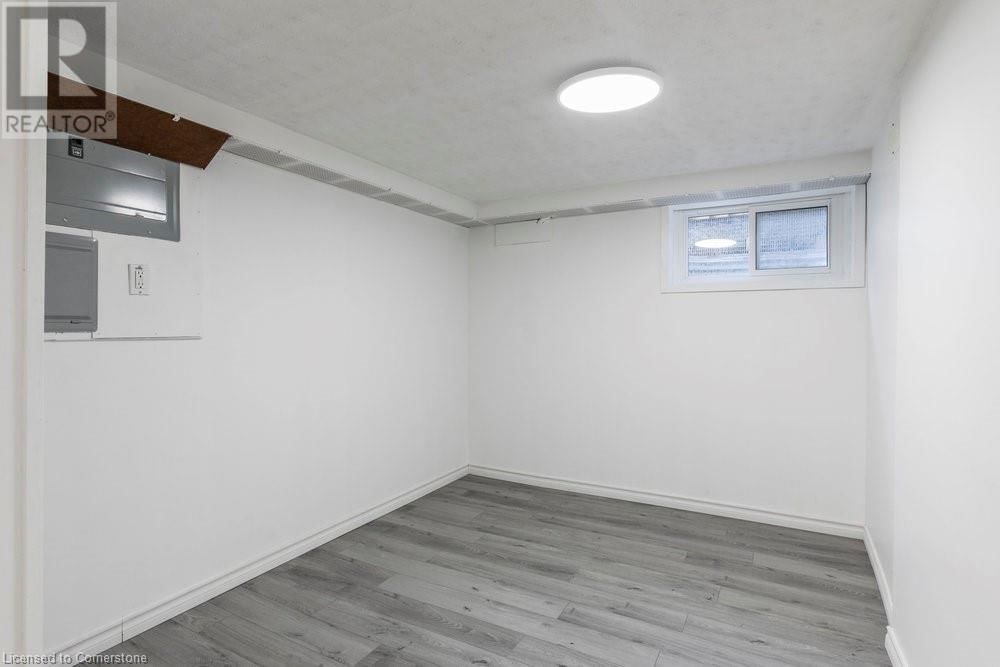 8477 DICKENSON ROAD EAST Image 34