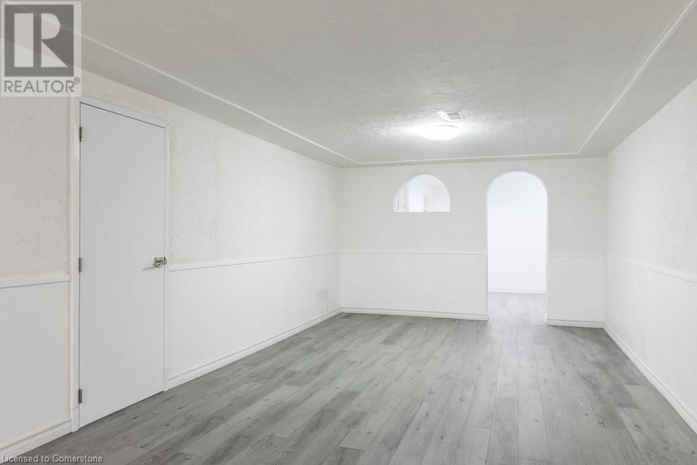 8477 DICKENSON ROAD EAST Image 36