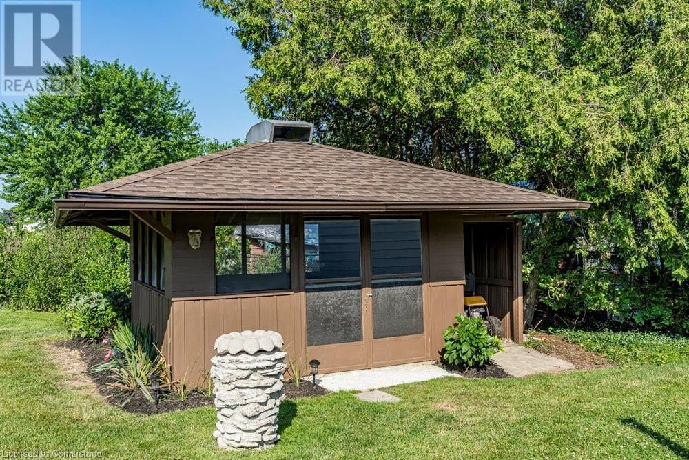 8477 DICKENSON ROAD EAST Image 43