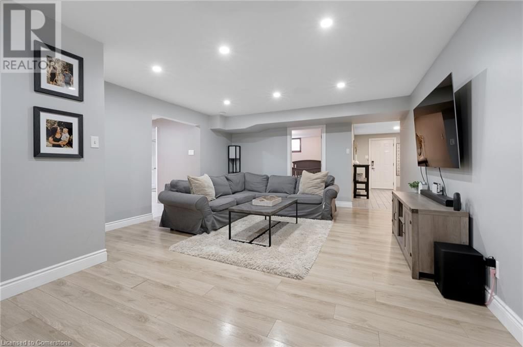 422 PINNACLE DRIVE Image 35