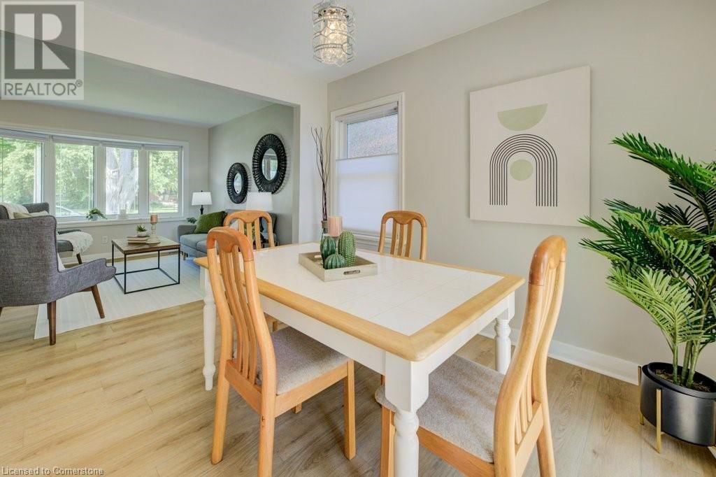 89 ROXBOROUGH AVENUE Image 11