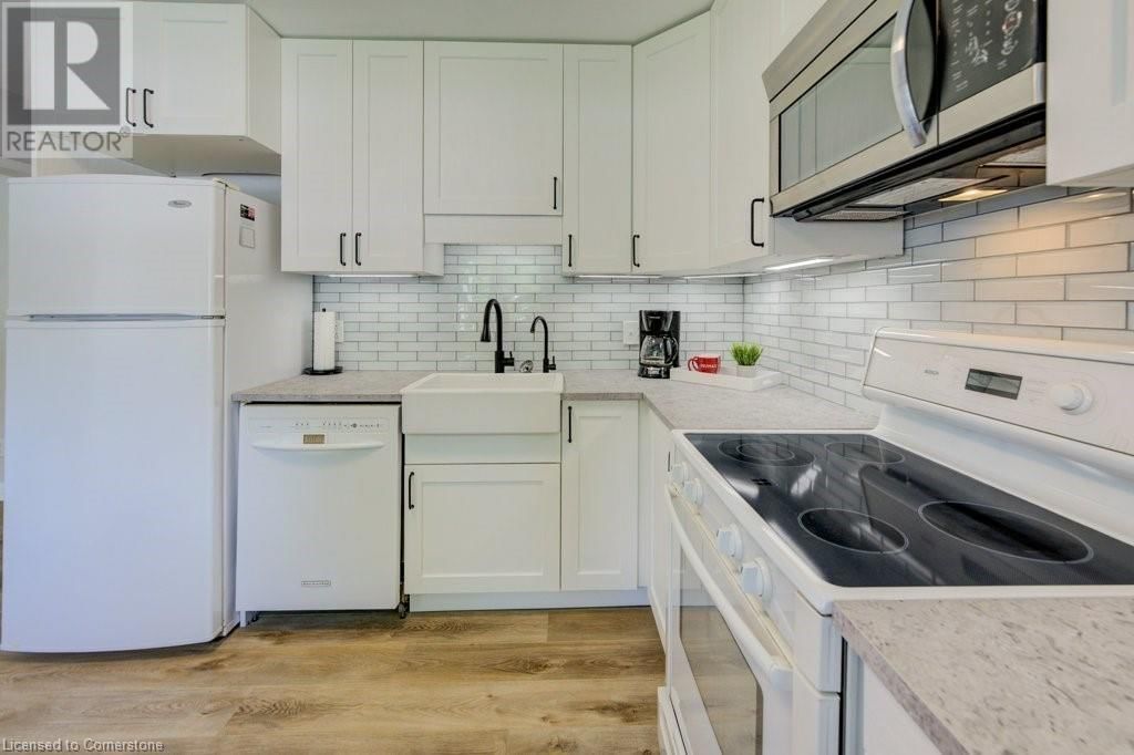 89 ROXBOROUGH AVENUE Image 14