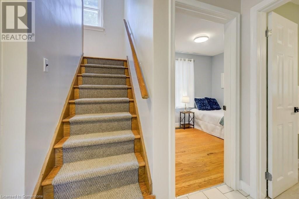 89 ROXBOROUGH AVENUE Image 16