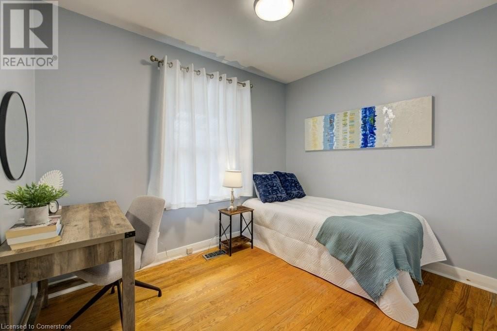 89 ROXBOROUGH AVENUE Image 17