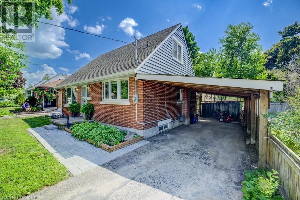 89 ROXBOROUGH AVENUE Image 36