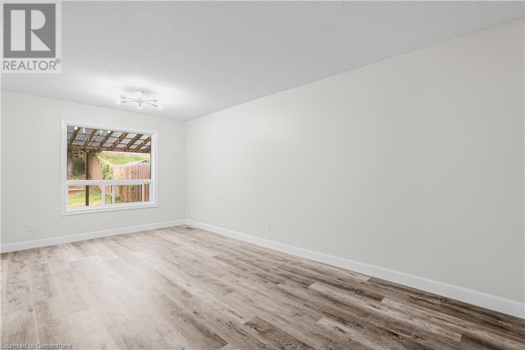 234 INGLIS STREET Image 6