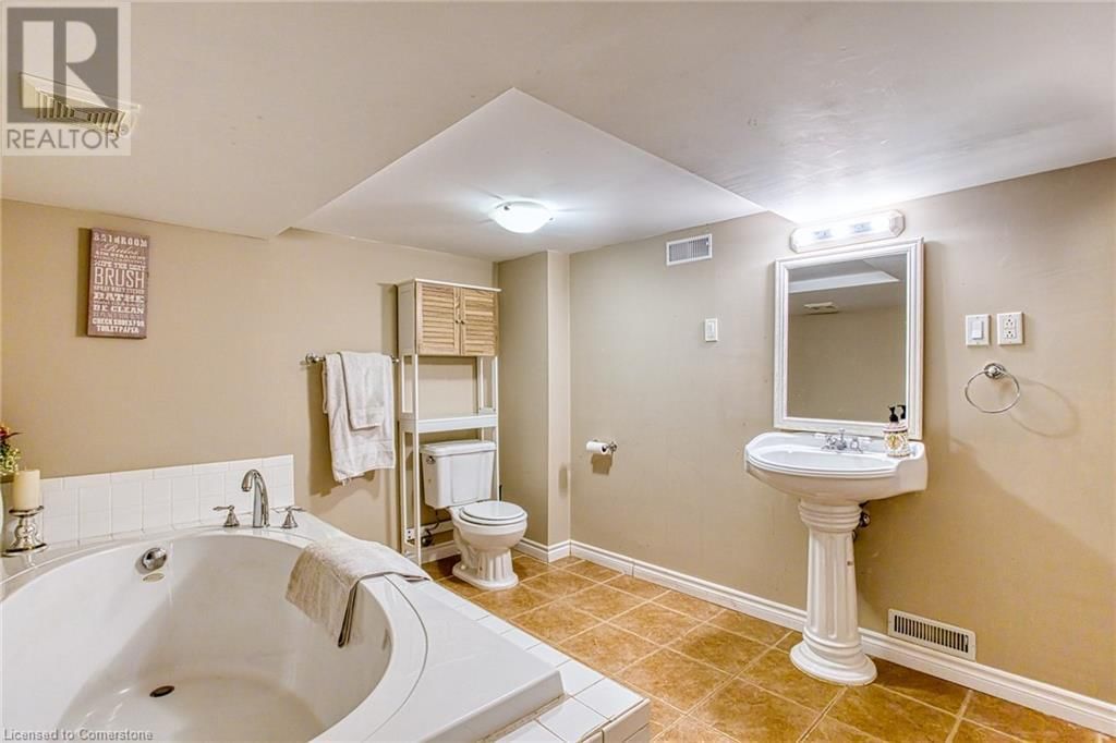4382 CENTRAL AVENUE Image 30