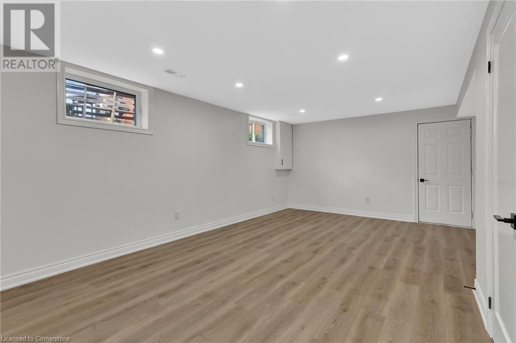 126 HIGHLAND ROAD WEST Image 22