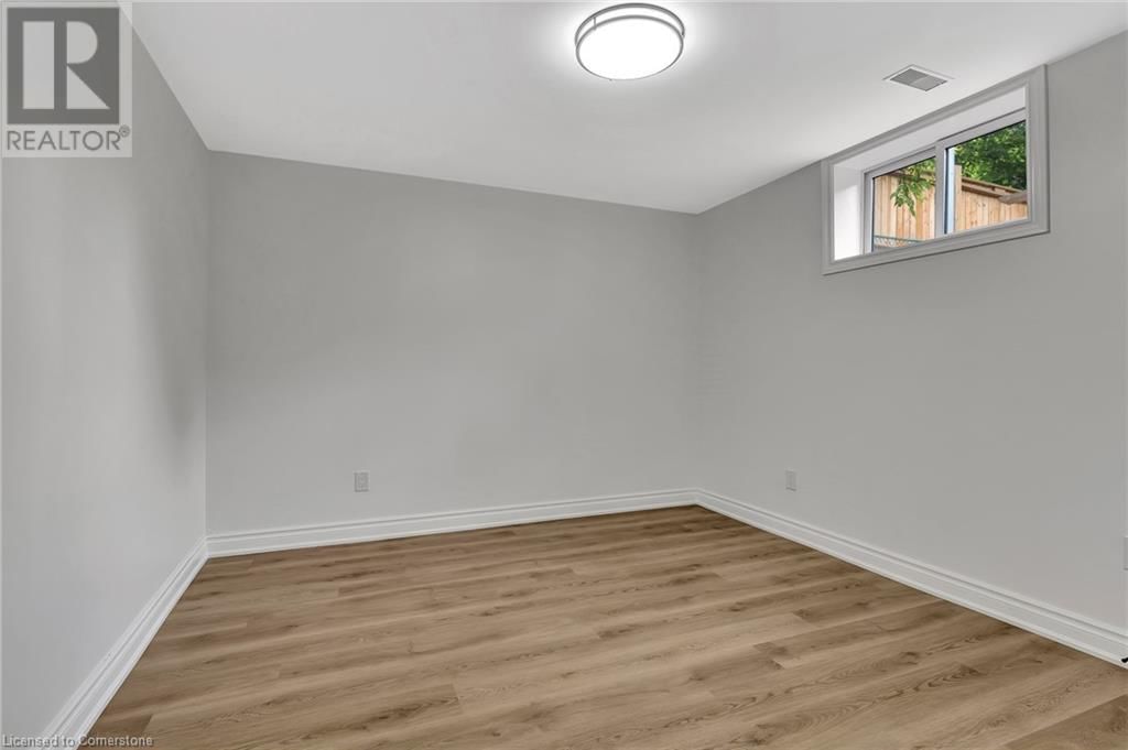 126 HIGHLAND ROAD WEST Image 23