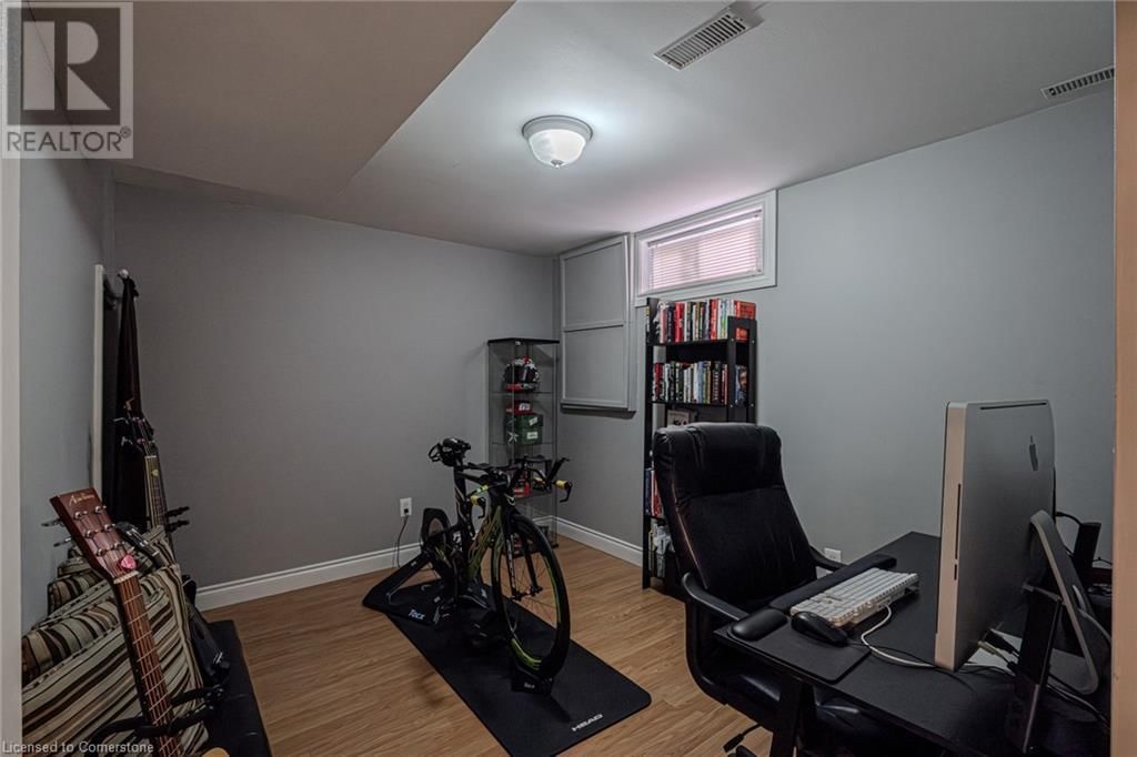 135 DORSET ROAD Image 23