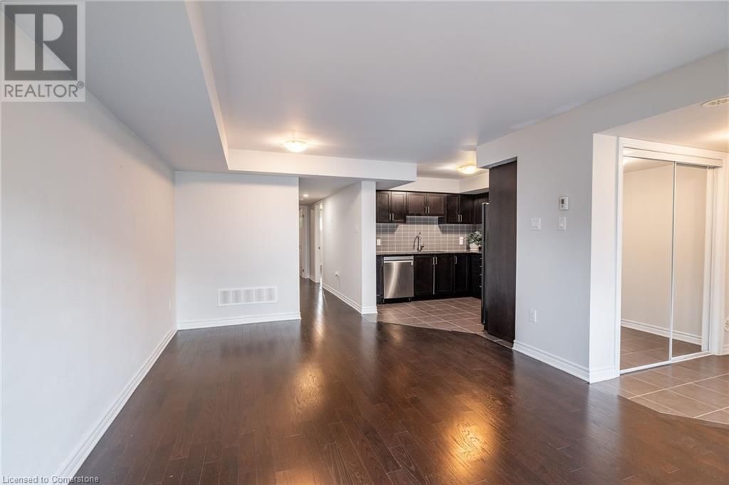 59 - 2441 GREENWICH DRIVE Image 9