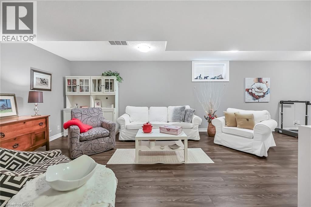 726 ST GEORGE STREET Image 25