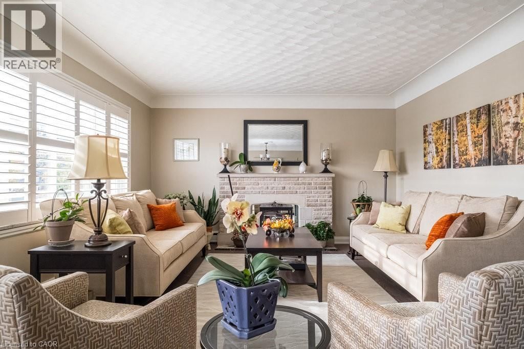 858 KING STREET WEST Image 11