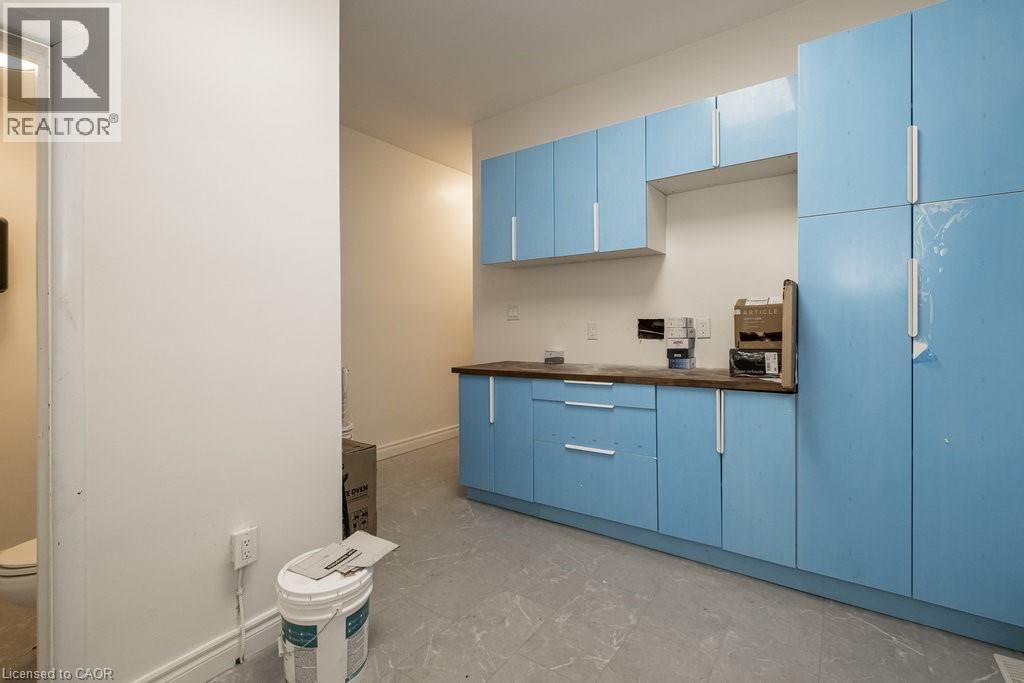 858 KING STREET WEST Image 22