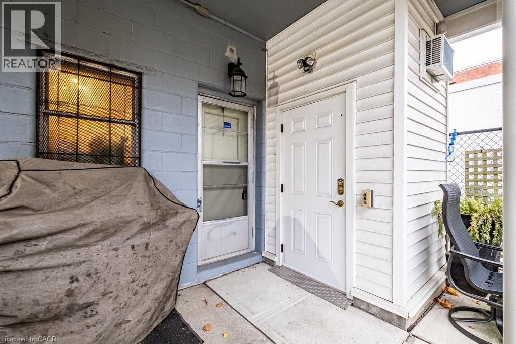 858 KING STREET WEST Image 33