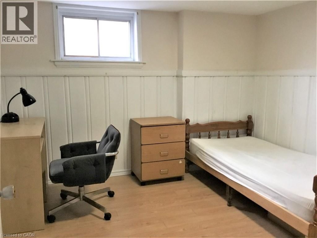 156 BOND STREET SOUTH Image 3