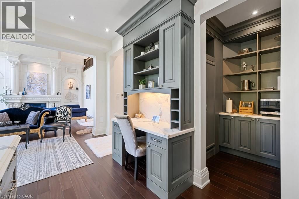 546 WOOLWICH PLACE Image 11