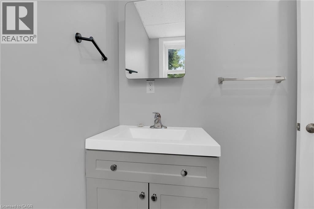 8 NICKEL STREET Image 18