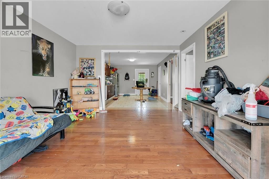 8 NICKEL STREET Image 21