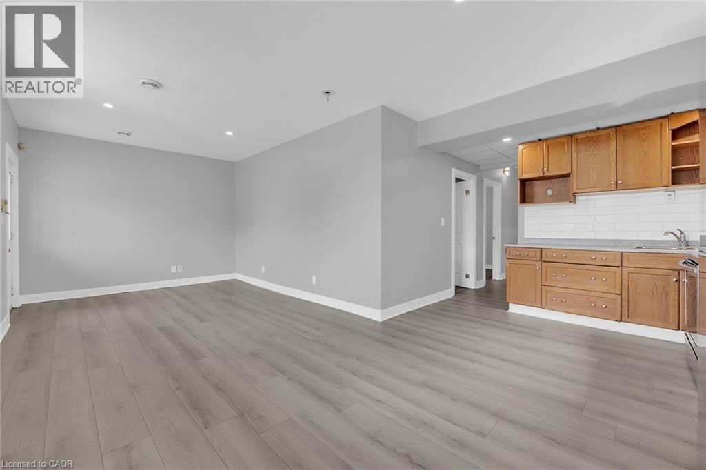 8 NICKEL STREET Image 8