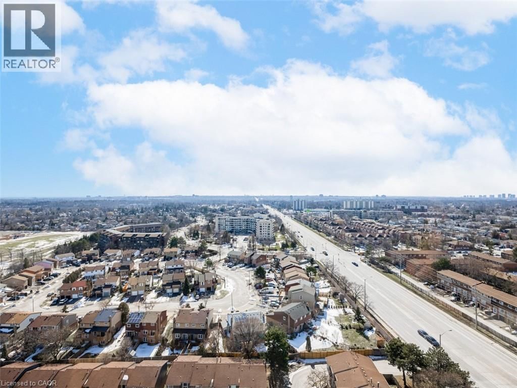 UPH7 - 880 DUNDAS STREET WEST Image 26