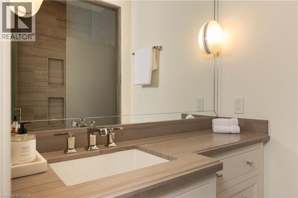 PH1 - 300 RANDALL STREET Image 37