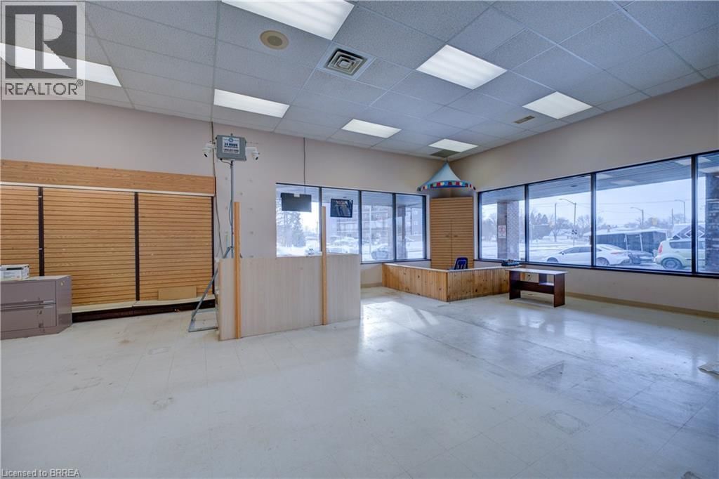 E - 320 NORTH PARK STREET Image 7