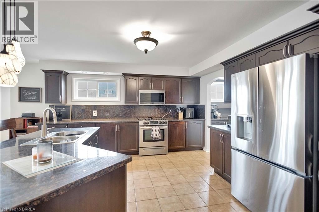 85 HUNTER WAY Image 12