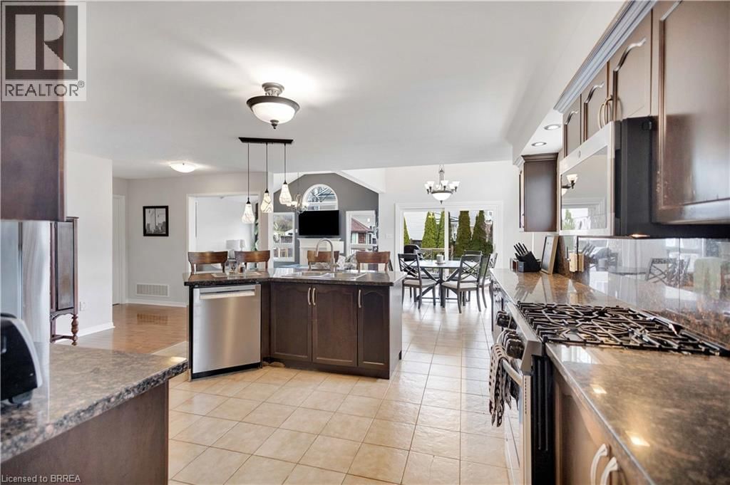 85 HUNTER WAY Image 14