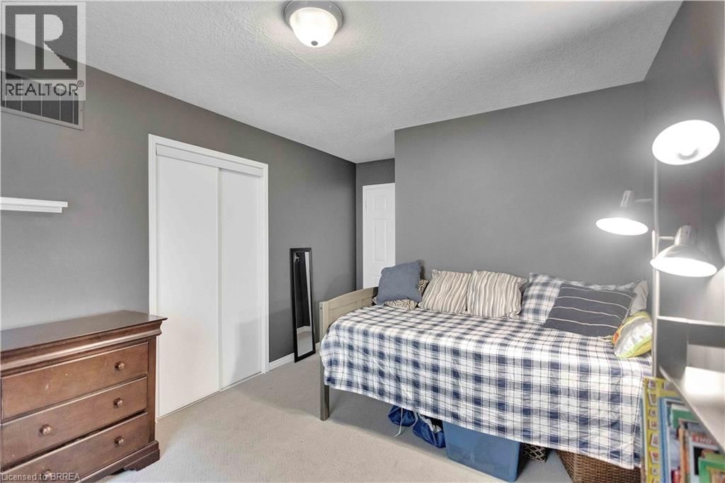 85 HUNTER WAY Image 30