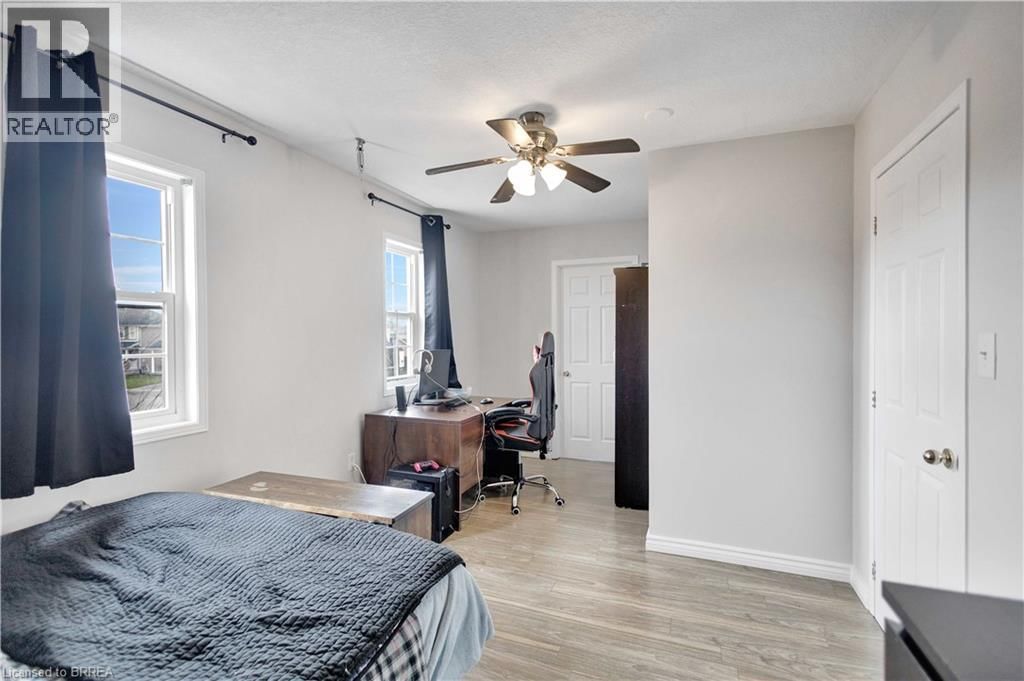 85 HUNTER WAY Image 37