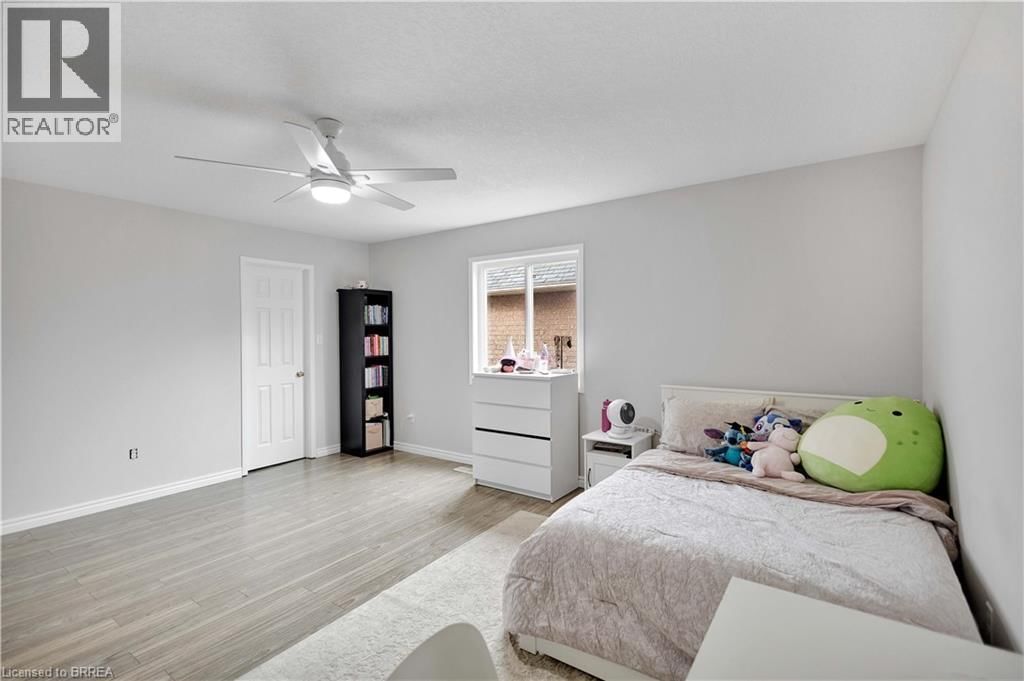 85 HUNTER WAY Image 40