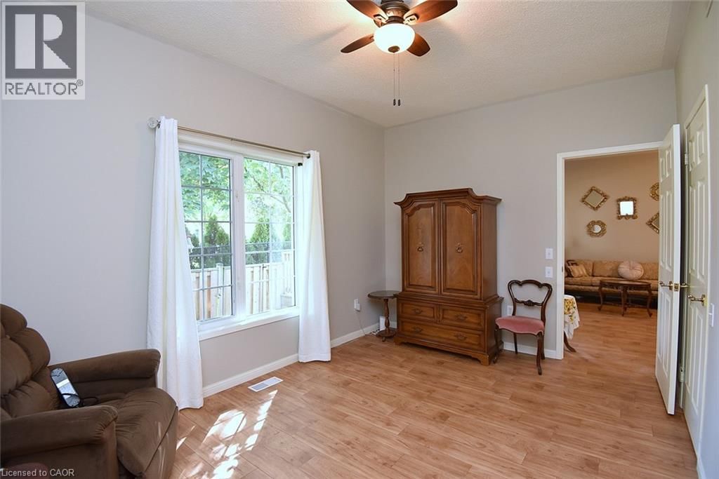 157 SILVERBIRCH BOULEVARD Image 12