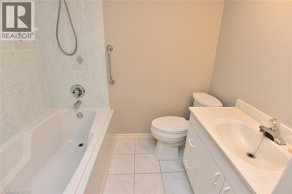 157 SILVERBIRCH BOULEVARD Image 21