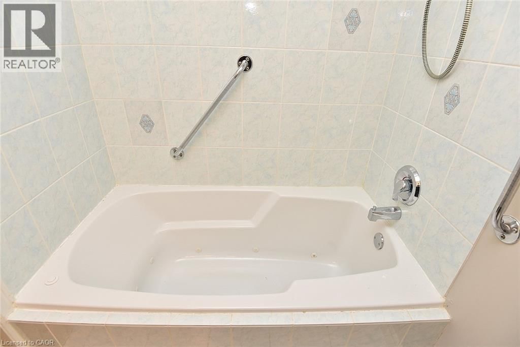 157 SILVERBIRCH BOULEVARD Image 22